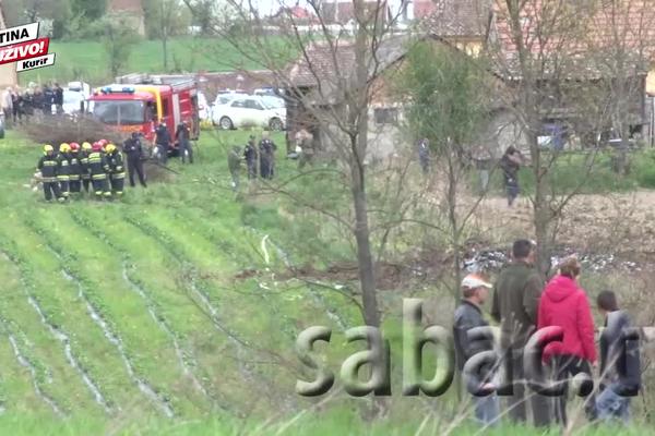 MUK U SELU U KOM JE PAO VOJNI AVION: Prvi kadrovi sa mesta na kom su poginuli piloti (VIDEO)