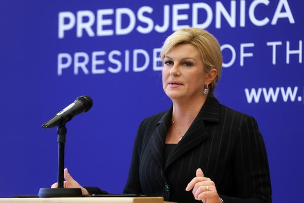 NAJVIŠE POČASTI ZA DOPRINOS ODBRANI HRVATSKE! Kolinda odlikovala ratne zločince GOTOVINU I MARKAČA!