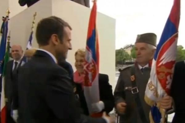 SVAKA ČAST! Novoizabrani predsednik Francuske pozdravio SRPSKU ZASTAVU!