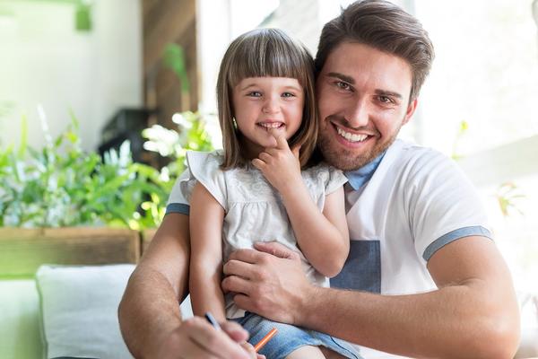 Očevi devojčica su emotivniji i pažljiviji nego očevi dečaka! (FOTO) (GIF)