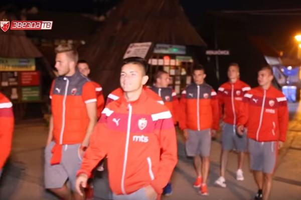 ONI SU MLADIĆI BOROVI O KOJIMA PEVAJU DELIJE: Zvezdini klinci u epizodi sa Skrivenom kamerom! (VIDEO)