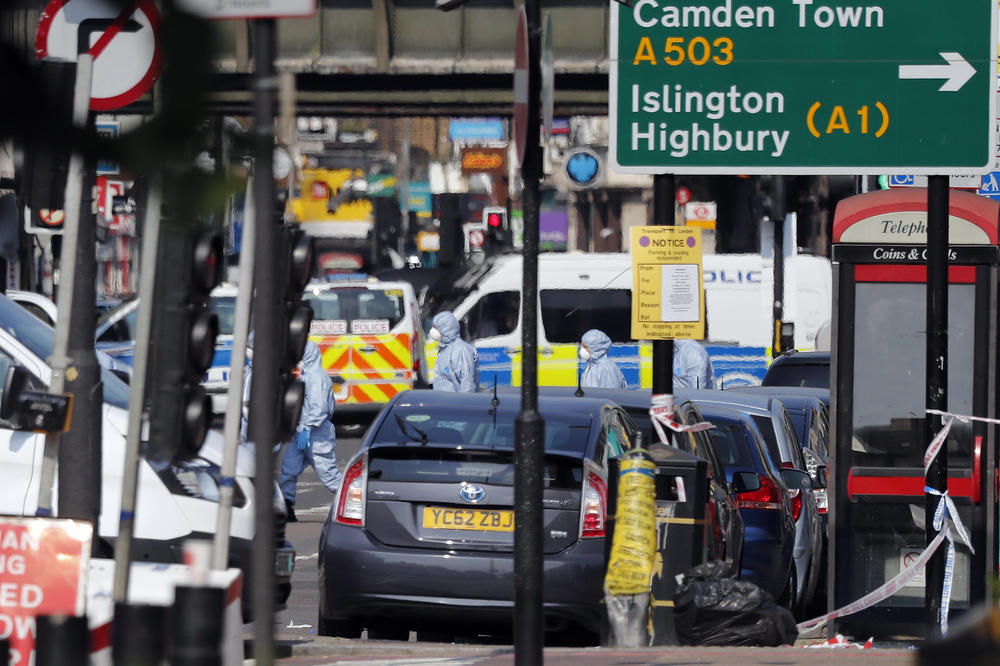 HEMIJSKI INCIDENT U LONDONU: Ljude prebacuju u bolnicu zbog izloženosti nepoznatoj supstanci