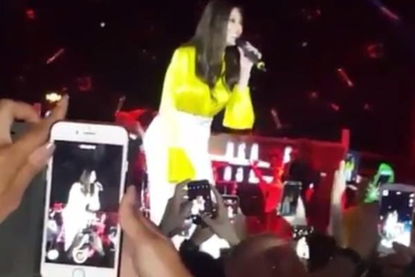 CECA NAPRAVILA HAOS U BUDVI: U publici je bila i jedna od njenih bivših snajki koja je PADALA U TRANS NA SVAKU NJENU PESMU! (VIDEO)