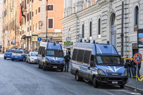 MAFIJAŠ ZAZIDAO MILION EVRA: Policajci došli da mu pretraže kuću pa OTKRILI PRAVO BOGATSTVO IZA ZIDA!