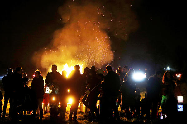 TRAGEDIJA! Navijač se živ spalio posle poraza voljenog kluba! (FOTO) (VIDEO)