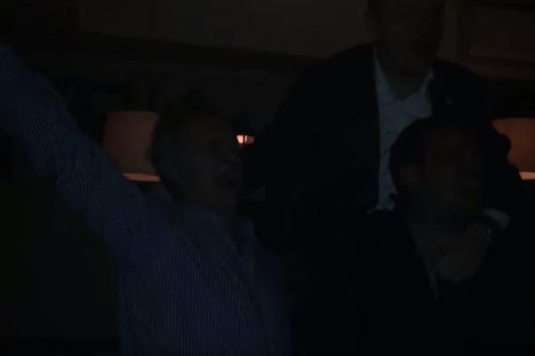 VUČELA U TRANSU, A KO JE OVO NA STOLICI?! Opšte ludilo na slavlju Partizana i svi grme samo jednu pesmu! (VIDEO)