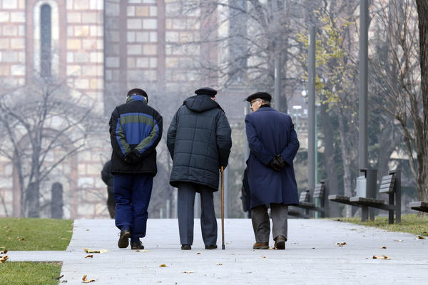 KORISNICI JOŠ JEDNOG DOMA ZA STARE IMAJU VISOKU TEMPERATURU: Oglasio se direktor sa ISTINOM o tome šta se dešava