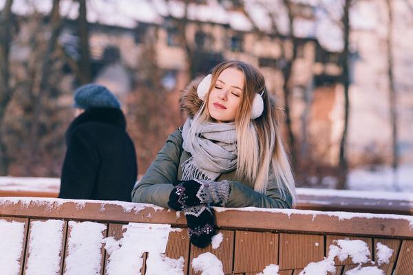 Nikako ne skidajte šal! Može vam spasiti život tokom strašne hladnoće! (FOTO) (GIF)