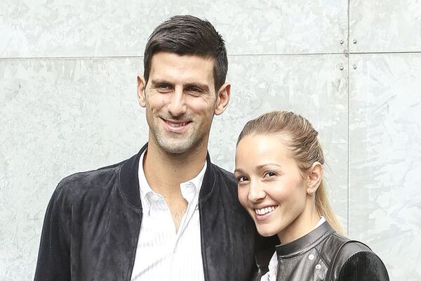 ROMANTIKA NA NJIHOV NAČIN! Nole i Jeca kao zaljubljena dečica uživaju u zalasku sunca! (FOTO)