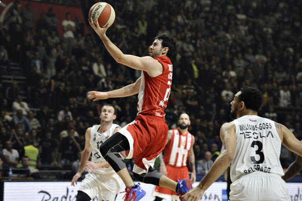 DESILO SE NEMOGUĆE! Zvezda nikad bliža prvom mestu, Partizan sve dalje od plej-ofa! (VIDEO)