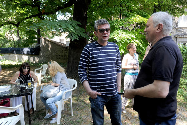 KOLEGE NEBOJŠE GLOGOVCA TUGUJU ZBOG GLUMCA: Sve se desilo vrlo brzo, lekari će uraditi sve što mogu, a on će biti jak... (FOTO)