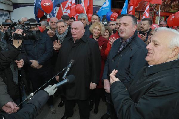 Antić i Palma sa građanima u Rakovici: Da đacima slabijeg materijalnog stanja omogućimo letovanje u Grčkoj