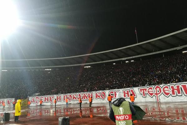 FASCINANTNA KOREOGRAFIJA NA SEVERU! Delije su dočekale CSKA slikom iz poznatog filma i Glogovčevom porukom koja ledi krv u žilama! (FOTO)