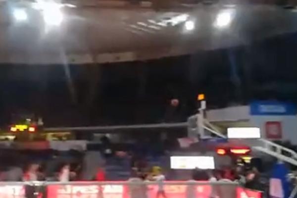 GORI ČAIR! Meč još nije ni počeo, a tenzije su eksplodirale! (VIDEO)