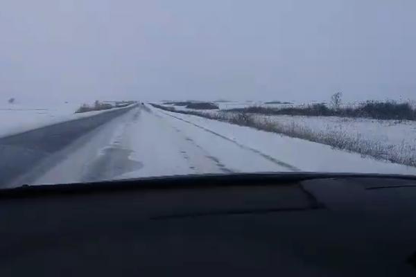 NEVREME I VELIKE SNEŽNE PADAVINE: Haos u Nemačkoj, vozači prenoćili u svojim automobilima!