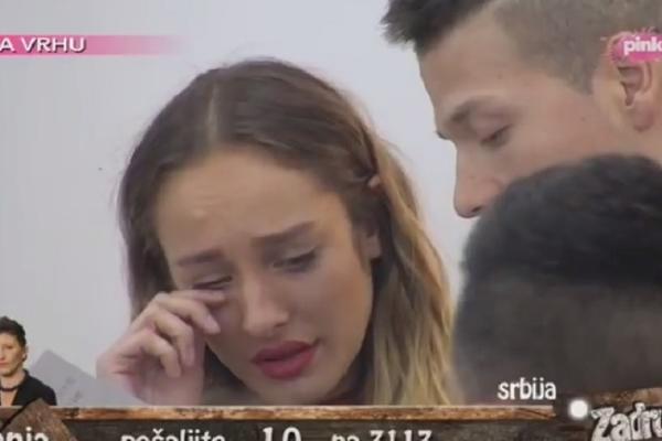 SLOBINI RODITELJI NA NOGAMA, ANABELA POSLALA LUNI PISMO, JECA NE PRESTAJE: Šta se ovo dešava? (VIDEO)