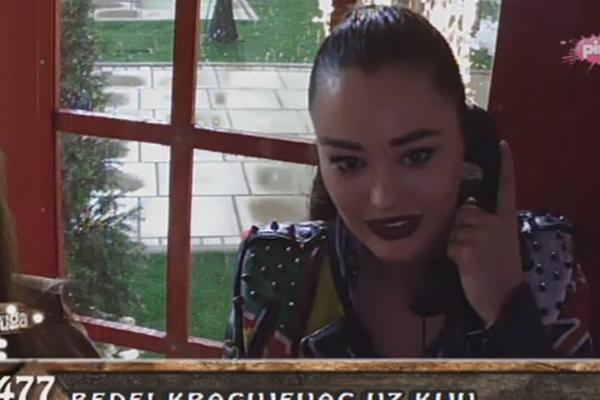 ANA KORAĆ ZVALA MAMU, PA SE ŠOKIRALA: Kakvu je samo poruku dobila od nje! (VIDEO)