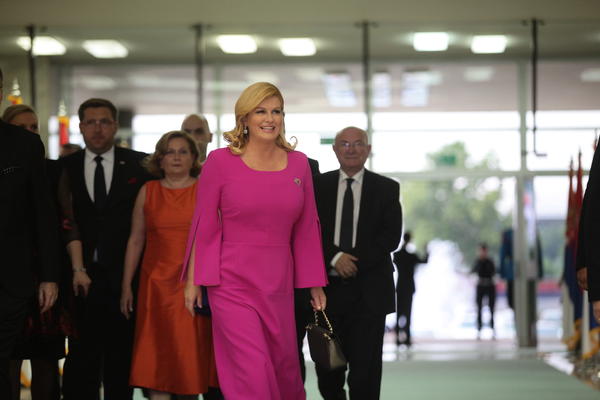 KOLINDA ŠOKIRALA IZJAVOM: Ja nemam šta da obučem, ali tu nije kraj mukama! (FOTO)