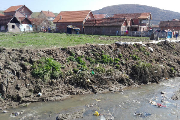 ODLOŽILA JE STVARI I UŠLA U REKU: Nestala starica (96), sumnja se da se utopila u Toplici