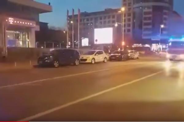 U EKSPLOZIJI U PODGORICI MRTVA JEDNA OSOBA: Ušao je BMW-om u garažu hotela, a onda se čula detonacija!