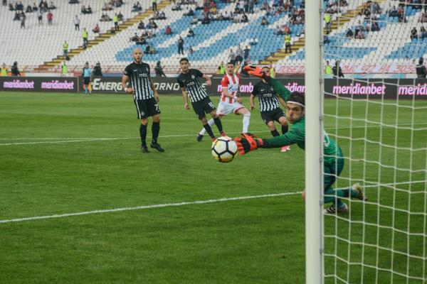 RADONJIĆ I PARTIZAN? Bizarna situacija među Večitim rivalima u slučaju njegovog transfera! (FOTO)