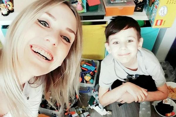 DEČAK (8) JE SAM POBEDIO RAK: Lekari su njegovoj mami rekli da im više ne mogu pomoći, ali ona se nije predala!