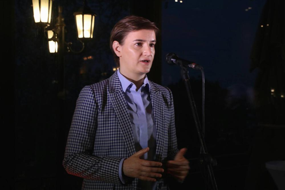 NIKO VAS NE BIJE PO UŠIMA DA PUTUJETE ER SRBIJOM: Ana Brnabić oštro o kritikama na račun avio kompanije