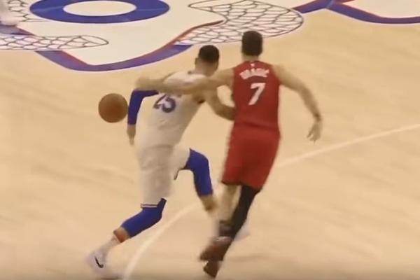 ZUJAĆE MU U GLAVI TRI DANA: Frustrirani Dragić odvalio dandaru Simonsu, sve se pušilo! (VIDEO)