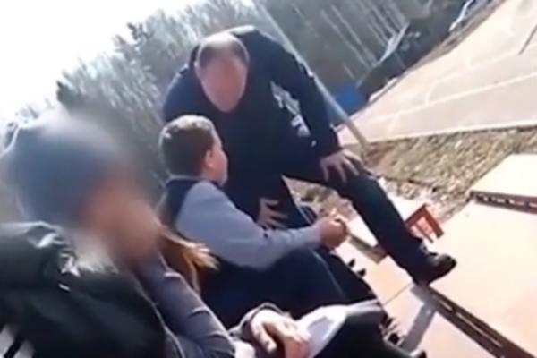 Političar iz Putinove partije UDARIO DETE pred kamerama! SKANDAL TRESE RUSIJU (VIDEO)