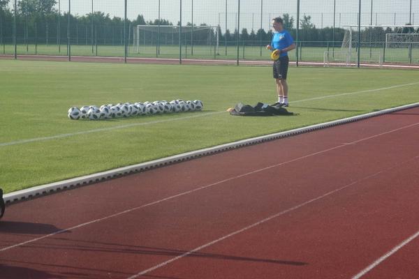 OTKUD ON TU?! Jedan od najboljih superligaških špiceva na okupljanju reprezentacije u Pazovi! (FOTO)