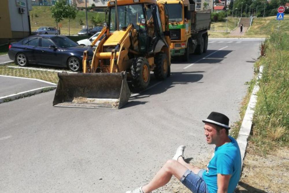 UMESTO DA IM IZGRADE DOM ZDRAVLJA, ONI IM DIŽU CRKVU! Stanovnici naselja Stepa Stepanović u subotu izlaze na ulice da traže pravdu (FOTO)