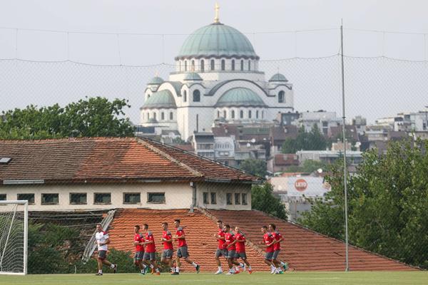 ZVEZDA PREDSTAVILA NOVO POJAČANJE! Prvak Evrope stigao na Marakanu! (VIDEO)