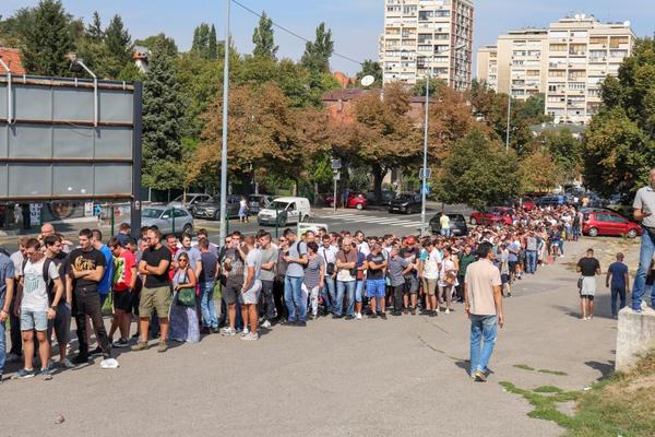 Ako želite na Zvezdu, odvojite dve mesečne plate: Onlajn tapkaroši krenuli u opasan biznis!