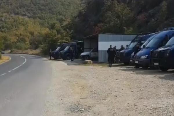 DRAMATIČNO, NOVI NAPAD NA SRBE NA KOSOVU!!! Incident u selu DONJA BRNJICA kod Prištine!