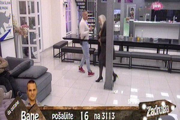 DOVEO JE DO LUDILA! SUDIJA SASULA BRENDONU: Ti si bio prostituka sa kruzera! (VIDEO)