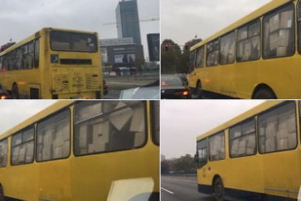 HIT U BLOKOVIMA: U ovaj autobus gradskog prevoza su jutros SVI GLEDALI (FOTO)