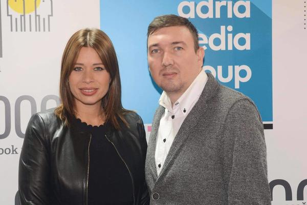 IRENA VUJOVIĆ INSTALIRALA ESPRESO APLIKACIJU! Popularna političarka zasenila sve na SAJMU MEDIJA