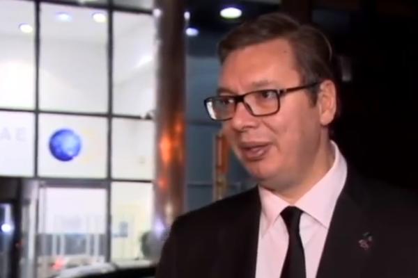 NEPOZNATI ALBANCI NAPALI VUČIĆA U BRISELU: Predsednik im je brutalno uzvratio! (VIDEO)