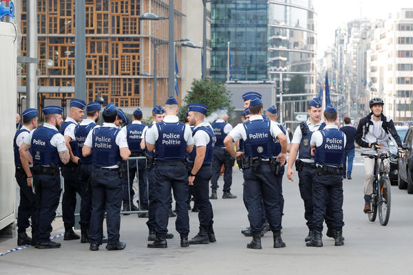 HAOS U BRISELU, VIKAO ALAHU AKBAR I IZBO POLICAJCA PO VRATU: Belgija na nogama posle novog napada!