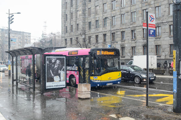 ZBOG KIŠE I MAGLE SE MENJAJU PRAVILA! Spremite se za ZIMSKE USLOVE VOŽNJE!