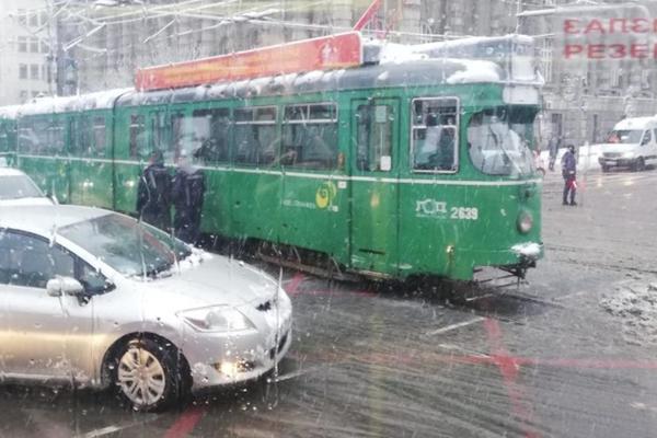 SUDAR U NEMANJINOJ: Ogroman zastoj, saobraćaj u kolapsu! (VIDEO)