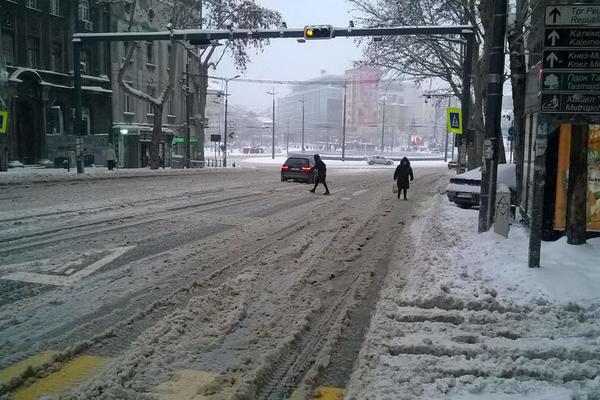 SRBIJA JE ZAVEJANA, A OD METEOROLOGA STIŽU VESTI KOJE SMO SVI ČEKALI: Za nekoliko sati očekuje nas PROMENA!