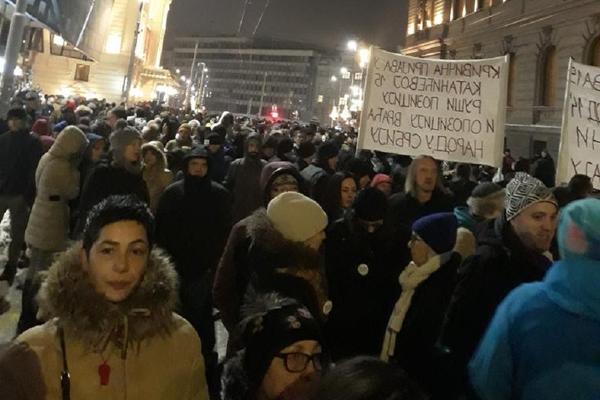 OSMI PROTEST POD NAZIVOM OSAM MILIONA: Građani se okupili i najavili mini MINI PERFORMANSE!