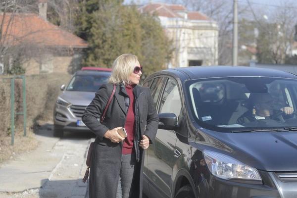 LEPA BRENA UGLEDALA ŠABANOVU UDOVICU, PA BRIZNULA U PLAČ: Tuga u domu Šaulića ne jenjava (VIDEO)