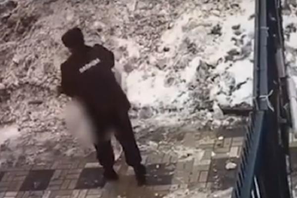 PEDOFIL BRUTALNO NAPAO DEVOJČICU (14) U LIFTU: Dimitrije je zaskočio, pa krenuo da joj kida odeću! (VIDEO)