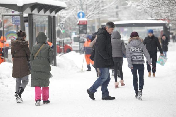 LEDENI TALAS U PETAK DONOSI DEBELI MINUS I NAGLO ZAHLAĐENJE: Kiša prelazi u sneg, biće -10! A od srede HAOS!