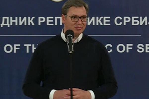 OVO ŠTO RADI BOŠKO RADILI SU HITLER I JOBIK! Vučić poručio: Garantujem NIKO NEĆE TUĆI žene i novinarke!