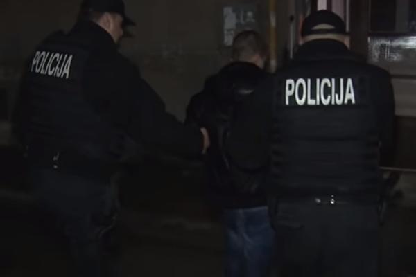 KRVNIČKO MUČENJE U SJENICI! Policajac presreo četiri dečaka, naredio im da legnu na put, pa se IŽIVLJAVAO!