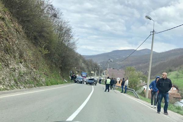 UDES U NOVOM PAZARU: Dve osobe povređene, UTVRĐUJE SE KOLIKO SU POVREDE OPASNE PO ŽIVOT!