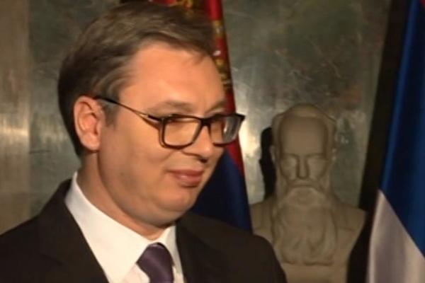 IMAM TREMU, TRESEM SE, hoću da kažem Danilu, Milici i Vukanu da ih tata mnogo voli! VUČIĆ ZA MITING IMA 3 GOVORA